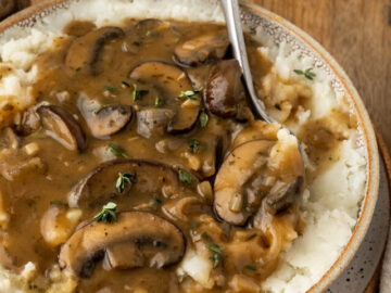 cropped-mushroom-gravy-2.jpg