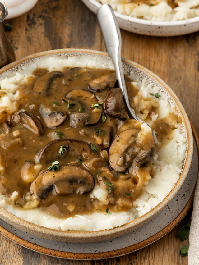 cropped-mushroom-gravy-2.jpg