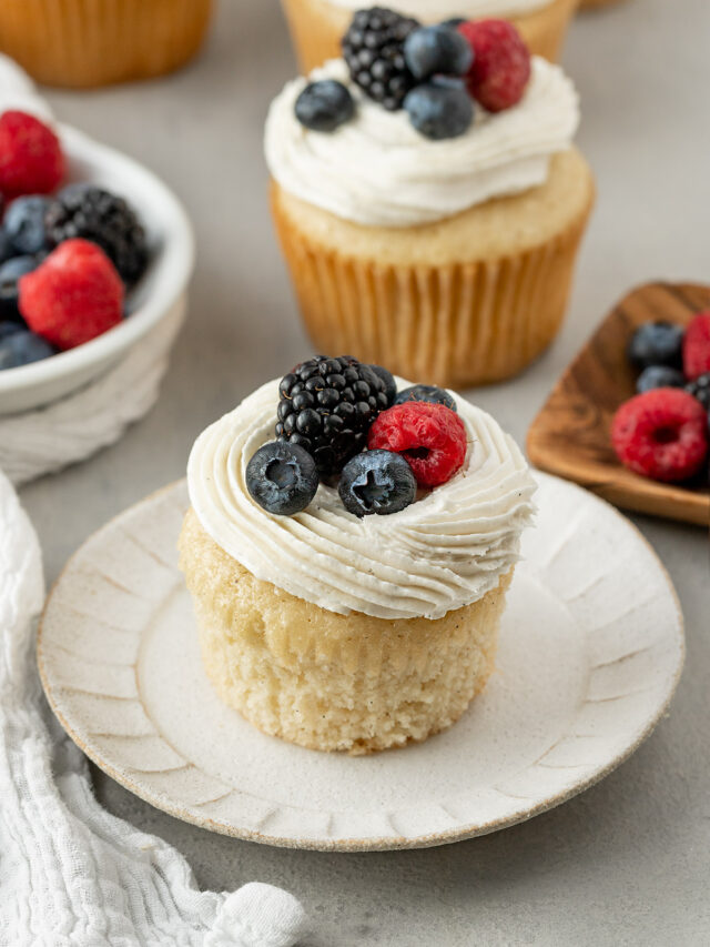 cropped-berry-cupcakes-video-image-1.jpg